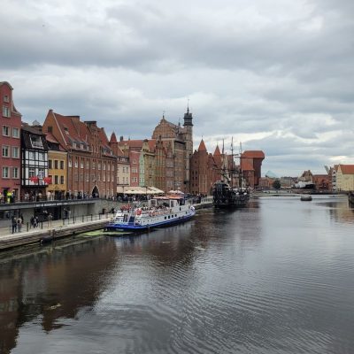 Le front de mer historique de Gdansk, avec ses maisons hanséatiques colorées