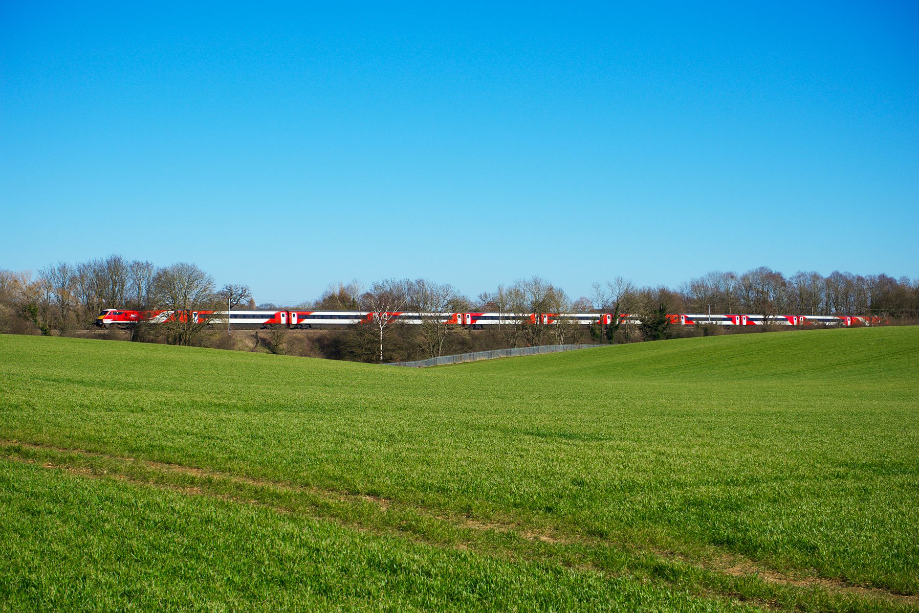 Choisir entre TGV inOui et SNCF Connect