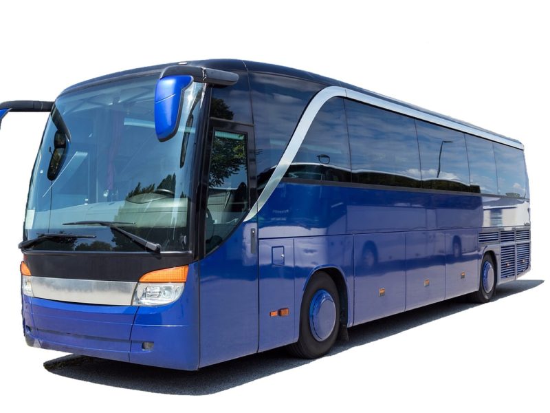 Autocar avec chauffeur : tarifs et pièges pour un déplacement d'équipe
