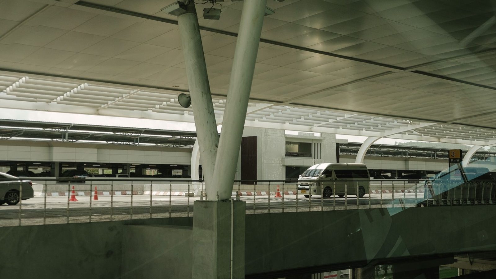 Location voiture aéroport Ibiza : bien s'organiser en déplacement pro