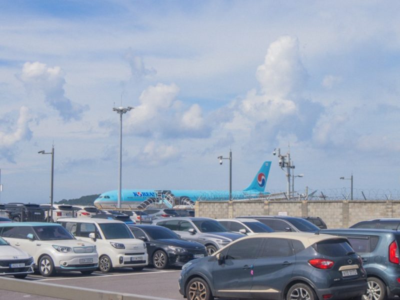 Location voiture aéroport Olbia : quel choix pour un déplacement pro ?