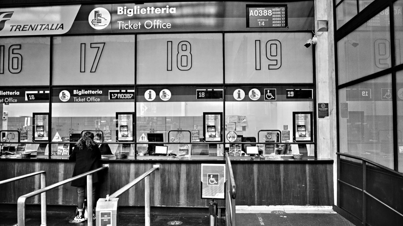 Passeport périmé avant un déplacement pro : les solutions possibles