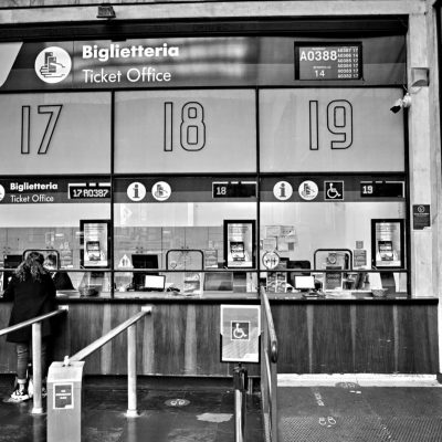 Passeport périmé avant un déplacement pro : les solutions possibles